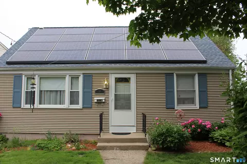 9 Rosemont Ave, Bristol, CT 06010