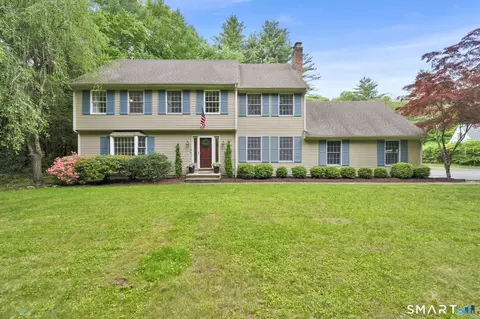 369 W Mountain Rd, Simsbury, CT 06092