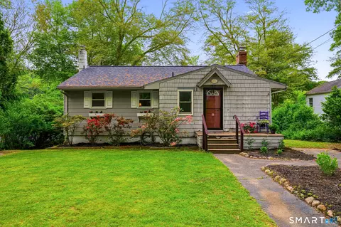 32 Cubles Dr, Niantic, CT 06357