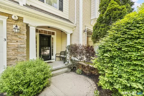 3 Winding Trl #3, Middlebury, CT 06762