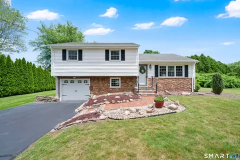 121 Dogwood Ln, South Windsor, CT 06074