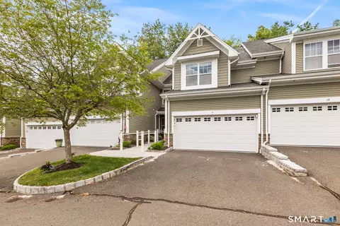 9 Bristol Ter #9, Danbury, CT 06810