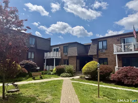 136 Deer Hill Ave #C31, Danbury, CT 06810
