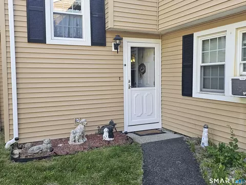 18 Meryl Ct, Groton, CT 06340
