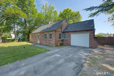 440 Chestnut Hill Ave, Waterbury, CT 06704