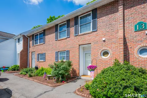 190 Tomlinson Ave #13E, Plainville, CT 06062