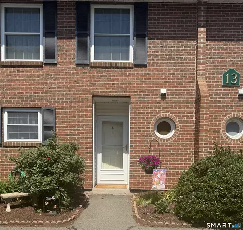 190 Tomlinson Ave #13E, Plainville, CT 06062