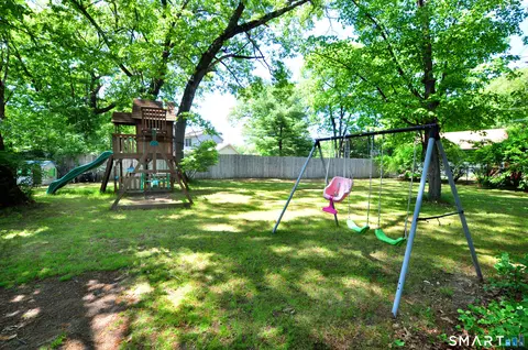 Exterior - 20 Miller Ter, Windsor Locks, CT 06096 photo 6 of 6