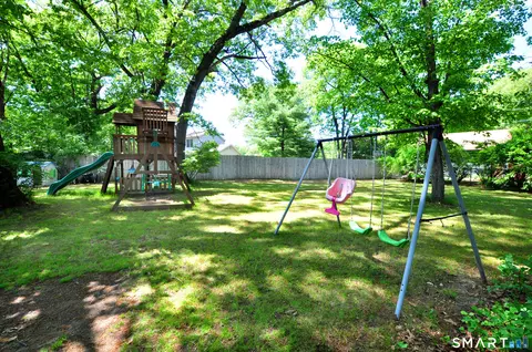 Exterior - 20 Miller Ter, Windsor Locks, CT 06096 photo 5 of 6