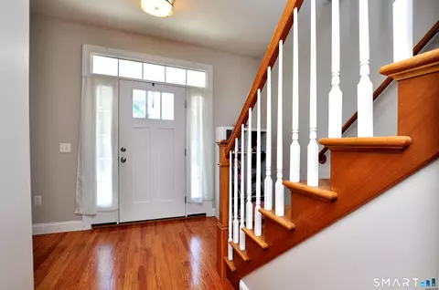 Entry Way - 20 Miller Ter, Windsor Locks, CT 06096 photo 2 of 5