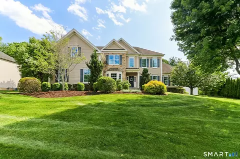 8 Rochela Dr, Southington, CT 06489