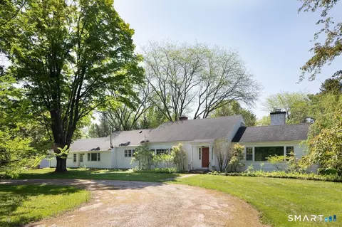 22 Robin Hill Ln, Lakeville, CT 06039