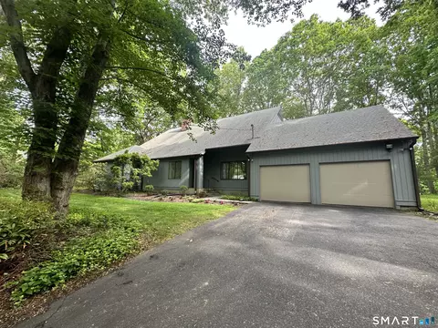 110 Wedgewood Dr, Easton, CT 06612