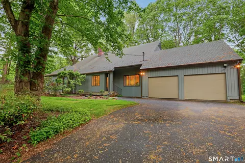 110 Wedgewood Dr, Easton, CT 06612