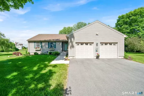 32 Kibbe Rd, Ellington, CT 06029