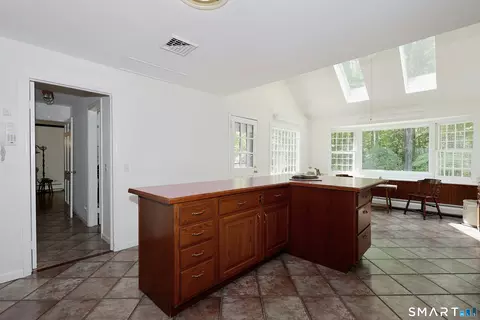 Kitchen - 35 Deer Spring Rd, Redding, CT 06896 photo 4 of 4