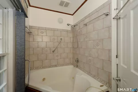 Bath - 35 Deer Spring Rd, Redding, CT 06896 photo 2 of 2