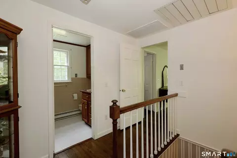 Entry Way - 35 Deer Spring Rd, Redding, CT 06896 photo 3 of 4