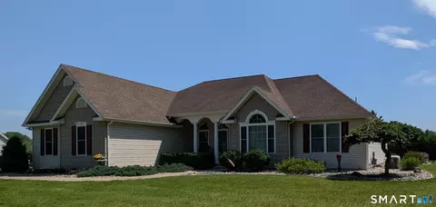 2 Aspen Dr, Broad Brook, CT 06016