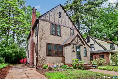 80 Anita St, New Haven, CT 06511