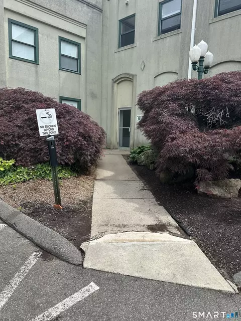 40 S Cherry St #18, Wallingford, CT 06492