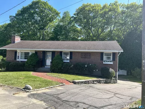 21 Parklawn Cir, Waterbury, CT 06708