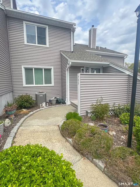 703 Golf Dr #703, East Haven, CT 06512