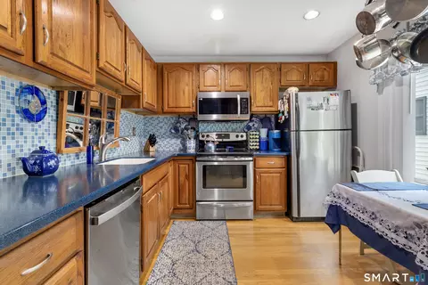 8 Belmont Ln #8, Danbury, CT 06810