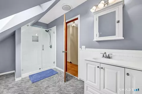Bath - 494 Nonnewaug Rd, Bethlehem, CT 06751 photo 2 of 4