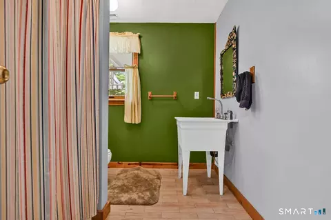 Bath - 494 Nonnewaug Rd, Bethlehem, CT 06751 photo 3 of 4