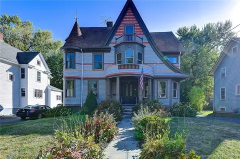 186 Raymond Rd, West Hartford, CT 06107