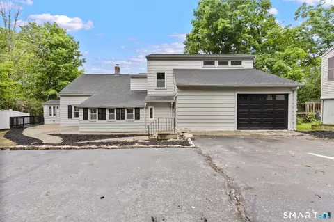 23 Dominican Rd, Branford, CT 06405
