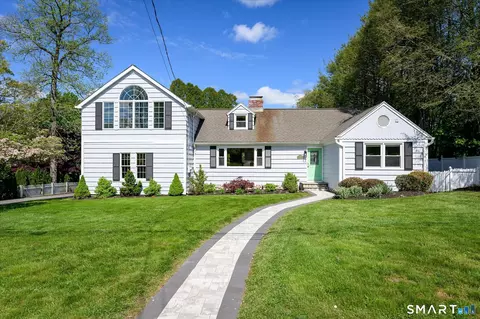 43 Green Knolls Ln, Fairfield, CT 06824