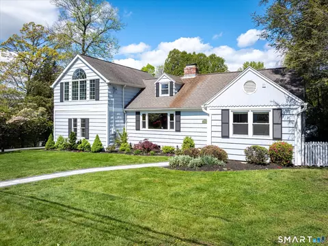 43 Green Knolls Ln, Fairfield, CT 06824