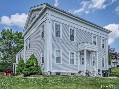 4 Harbor View Ln #4, Norwich, CT 06360