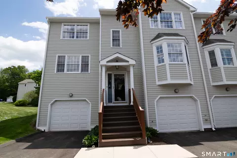 19 Saint Andrews Cir #1, Wallingford, CT 06492