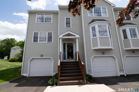 19 Saint Andrews Cir #1, Wallingford, CT 06492