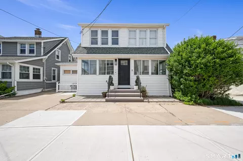 14 Jamaica Ct, East Haven, CT 06512