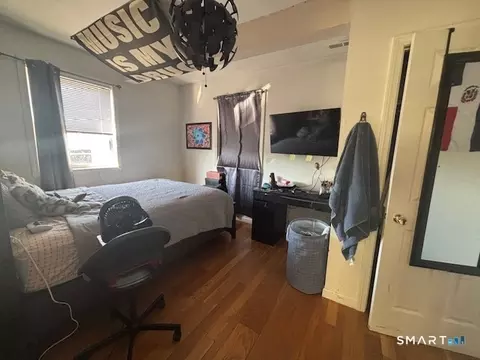 Bedroom - 142 Front Ave, West Haven, CT 06516 photo 2 of 5