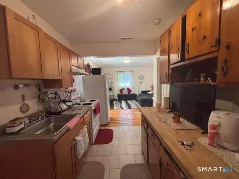 Kitchen - 142 Front Ave, West Haven, CT 06516 photo 2 of 4