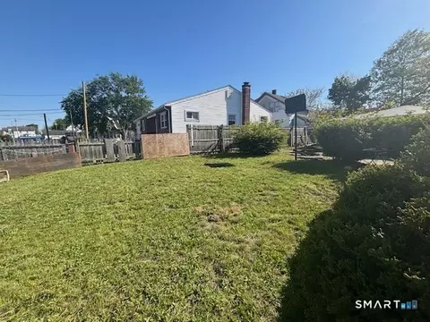 Exterior - 142 Front Ave, West Haven, CT 06516 photo 7 of 7
