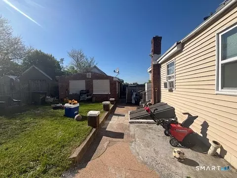 Exterior - 142 Front Ave, West Haven, CT 06516 photo 5 of 7