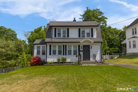 24 Pleasant Ave, Naugatuck, CT 06770