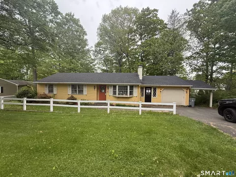 55 Metacomet Rd, Plainville, CT 06062