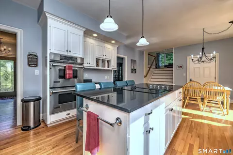 Kitchen - 91 Cranbury Dr, Trumbull, CT 06611 photo 4 of 4