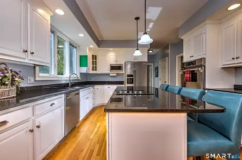 Kitchen - 91 Cranbury Dr, Trumbull, CT 06611 photo 2 of 4