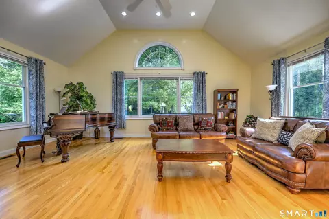 Living - 91 Cranbury Dr, Trumbull, CT 06611 photo 2 of 5