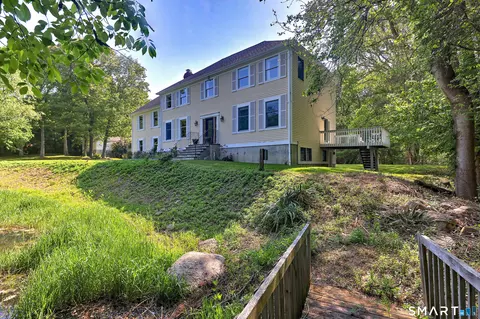 Exterior - 91 Cranbury Dr, Trumbull, CT 06611 photo 7 of 10