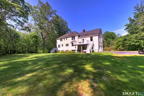 Exterior - 91 Cranbury Dr, Trumbull, CT 06611 photo 9 of 10
