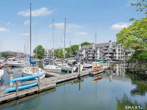 89 Harbor Dr #206, Stamford, CT 06902